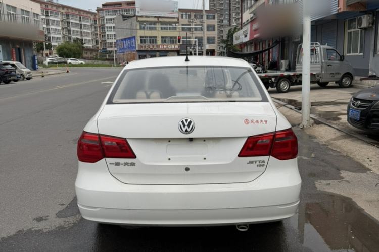 Used Volkswagen Jetta 2015 Value Edition 1.6L Manual Fashionable Style Exterior 4