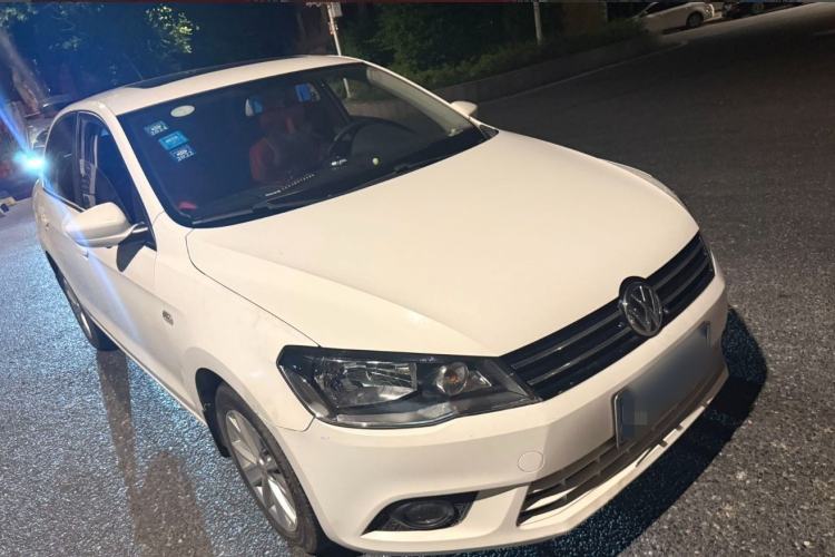 Used Volkswagen Jetta 2015 Value Edition 1.6L Automatic Comfort Version Exterior 4