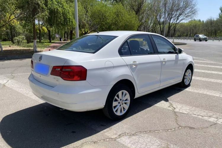 Used Volkswagen Jetta 2015 Value Edition 1.6L Automatic Comfort Version Exterior 5