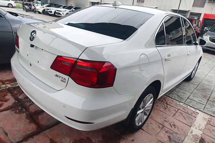 Used Volkswagen Jetta 2015 Value Edition 1.6L Automatic Comfort Version Exterior 5