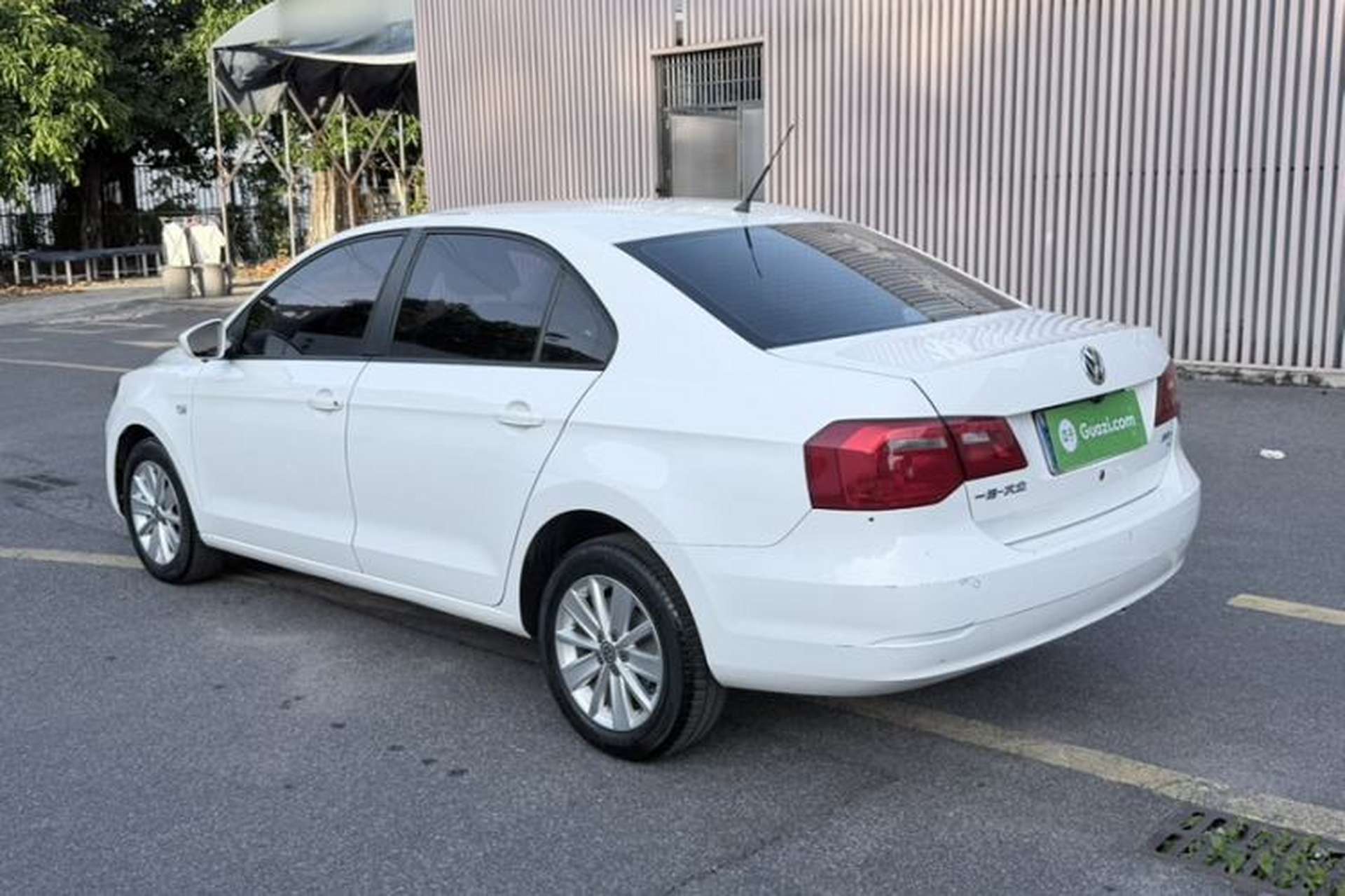 Used Volkswagen Jetta 2015 Value Edition 1.6L Automatic Comfort Version Exterior 5