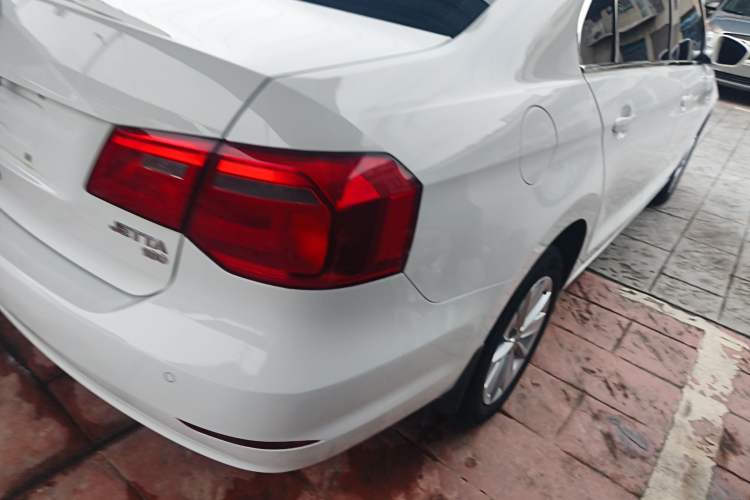 Used Volkswagen Jetta 2015 Value Edition 1.6L Automatic Comfort Version Exterior 6