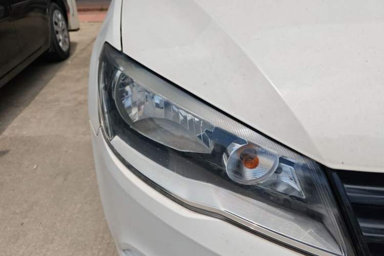 Used Volkswagen Jetta 2015 Zhuihui Edition 1.4L Manual Fashion Model Exterior 6