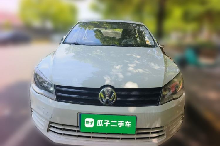 Used Volkswagen Jetta 2015 1.6L Manual Fashion Edition Front