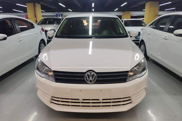 Used Volkswagen Jetta 2015 Value Edition 1.6L Manual Fashionable Style Front