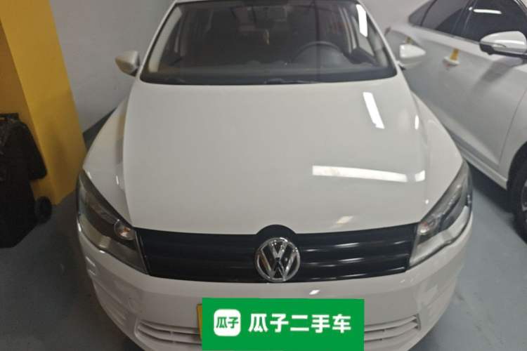 Used Volkswagen Jetta 2015 1.6L Manual Fashion Edition Front