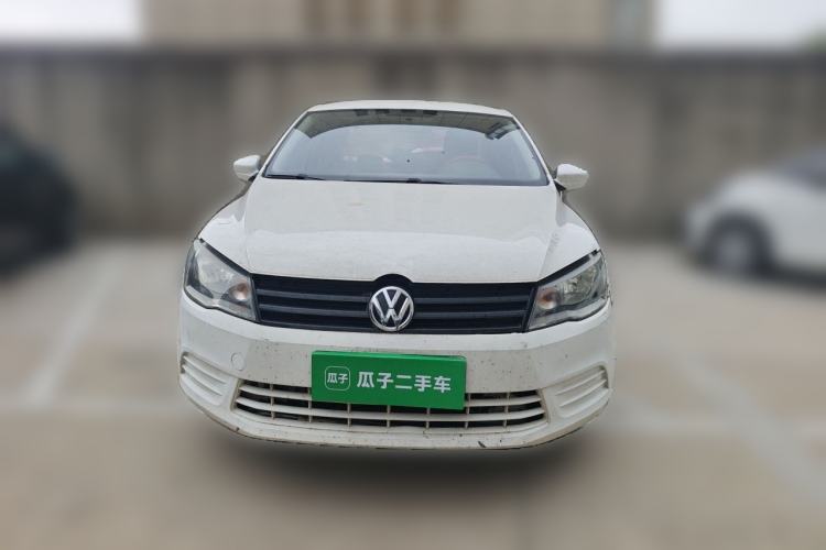 Used Volkswagen Jetta 2015 1.6L Manual Fashion Edition Front