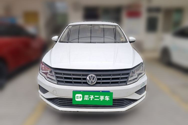Used Volkswagen Jetta 2015 1.6L Manual Fashion Edition Front