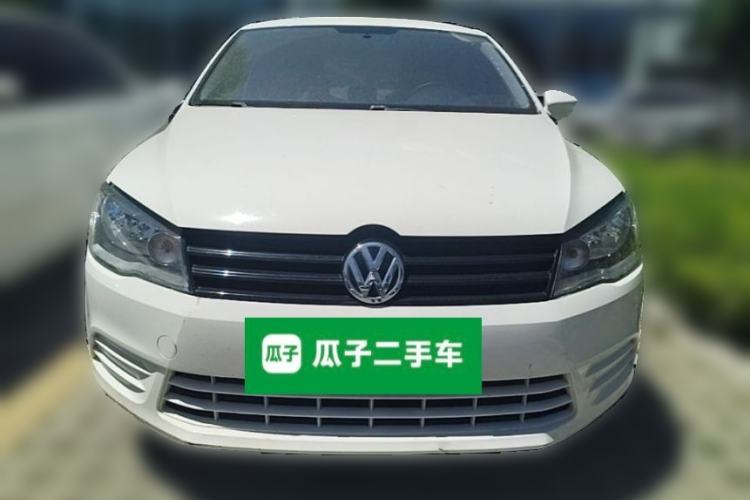 Used Volkswagen Jetta 2015 1.6L Manual Fashion Edition Front