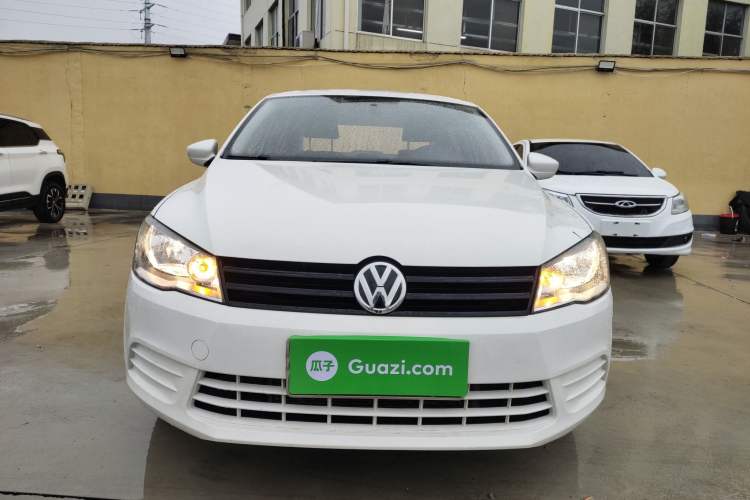 Used Volkswagen Jetta 2015 Value Edition 1.6L Manual Fashionable Style Front
