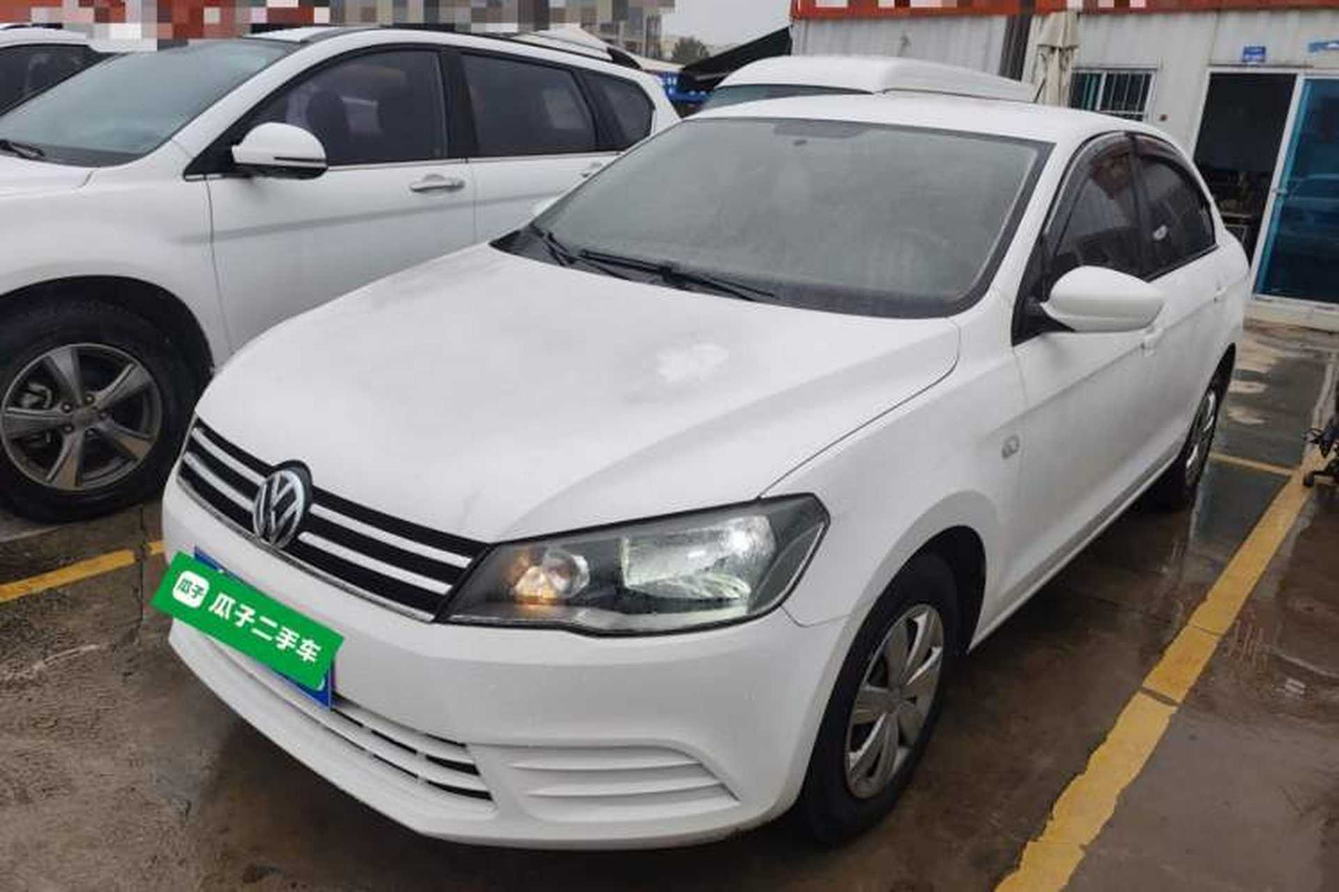 Used Volkswagen Jetta 2015 1.6L Manual Fashion Edition Front Left 45 Deg