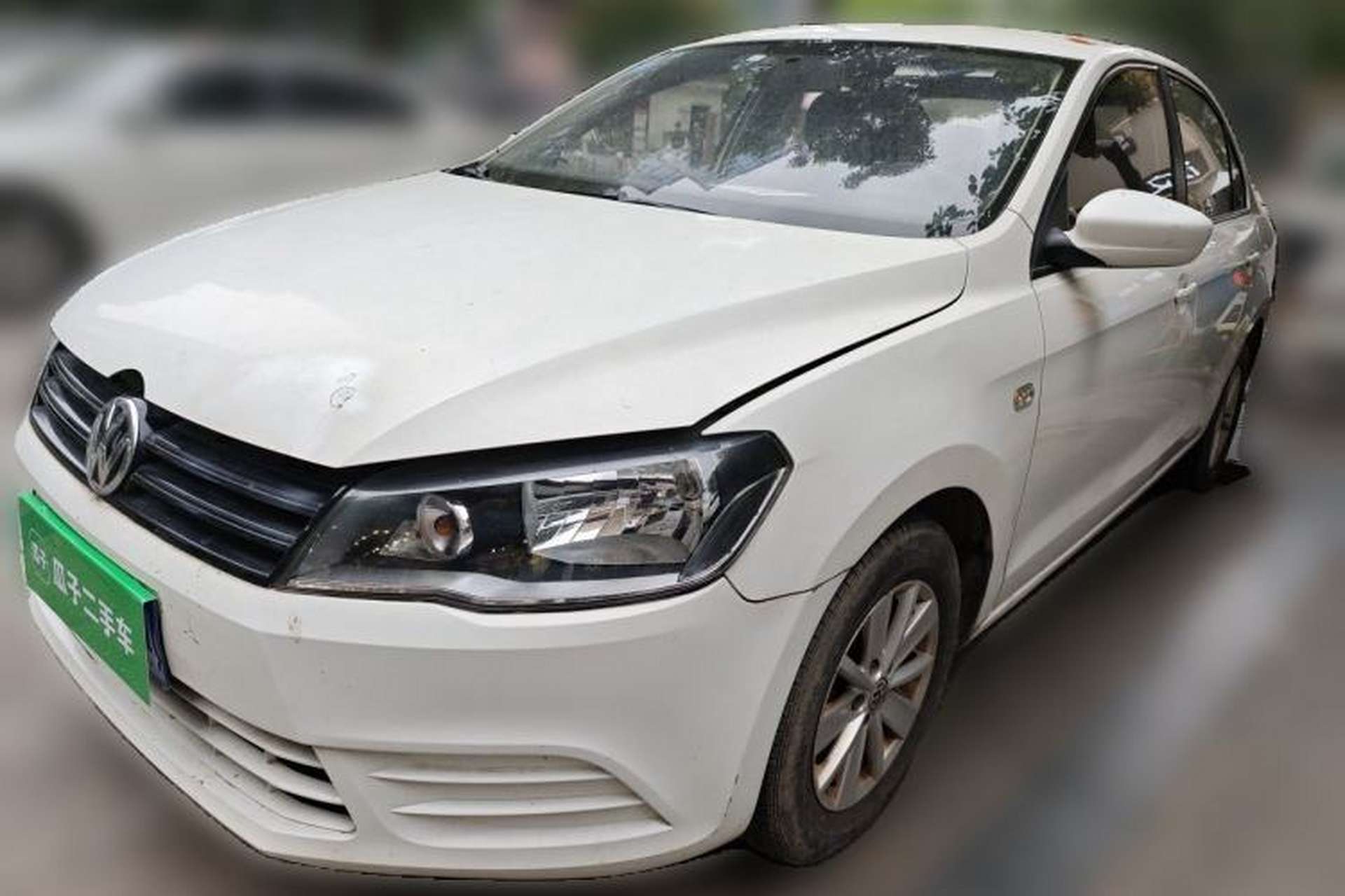 Used Volkswagen Jetta 2015 1.6L Manual Fashion Edition Front Left 45 Deg
