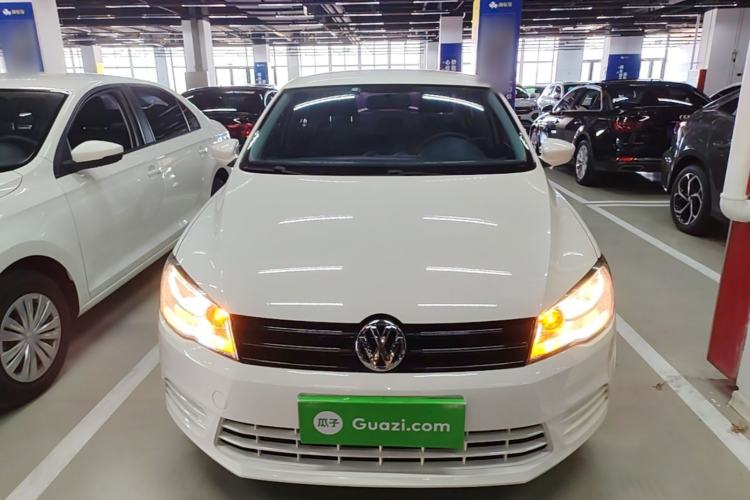 Used Volkswagen Jetta 2015 Value Edition 1.6L Manual Fashionable Style Front