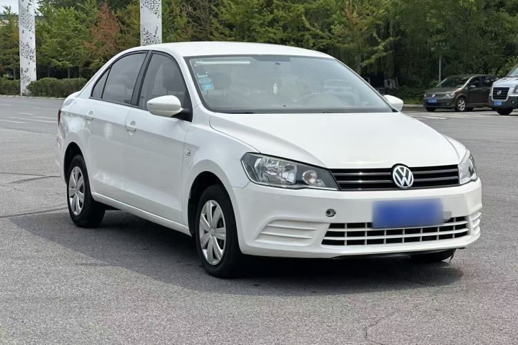 Used Volkswagen Jetta 2015 1.4L Manual Fashion Model Front Right 45 Deg