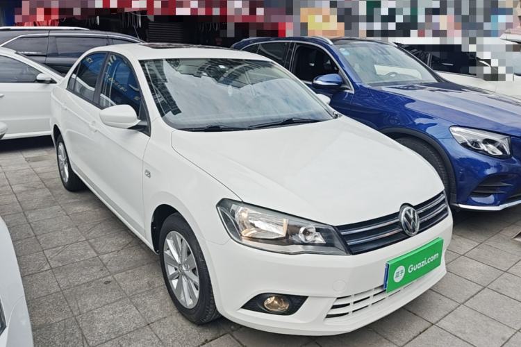Used Volkswagen Jetta 2015 1.6L Manual Comfort Model Front Right 45 Deg