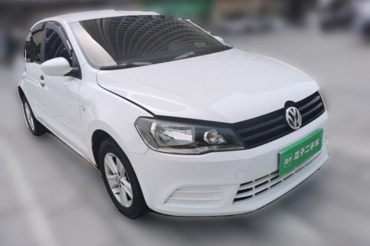 Used Volkswagen Jetta 2015 Value Edition 1.6L Manual Fashionable Style Front Right 45 Deg