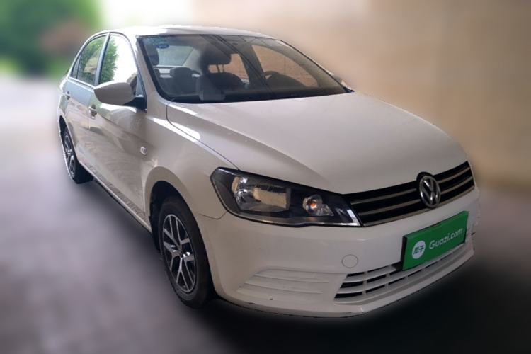 Used Volkswagen Jetta 2015 Value Edition 1.6L Manual Fashionable Style Front Right 45 Deg