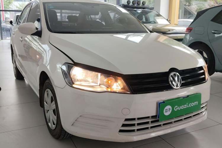 Used Volkswagen Jetta 2015 Value Edition 1.6L Automatic Fashion Version Front Right 45 Deg
