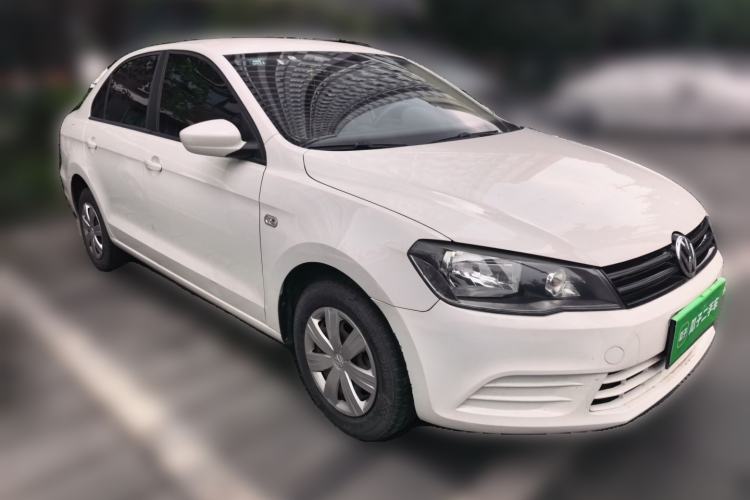 Used Volkswagen Jetta 2015 Value Edition 1.6L Manual Fashionable Style Front Right 45 Deg