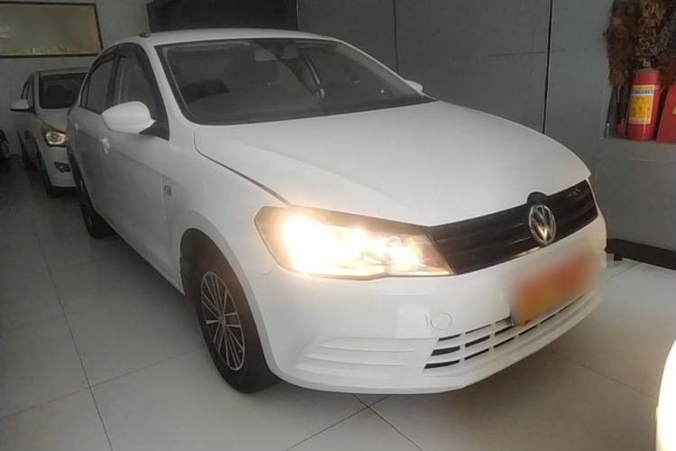 Used Volkswagen Jetta 2015 Value Edition 1.6L Automatic Fashion Version Front Right 45 Deg