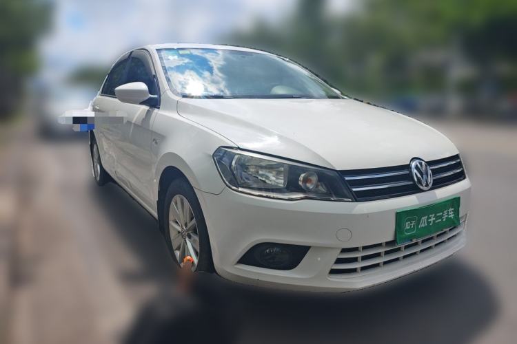 Used Volkswagen Jetta 2015 1.6L Manual Comfort Model Front Right 45 Deg
