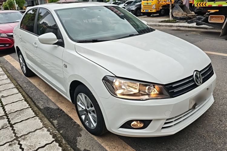 Used Volkswagen Jetta 2015 Zhuihui Edition 1.6L Manual Comfort Model Front Right 45 Deg