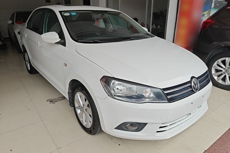 Used Volkswagen Jetta 2015 Value Edition 1.6L Automatic Comfort Version Front Right 45 Deg