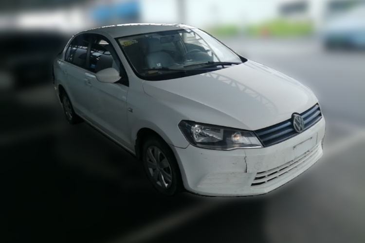 Used Volkswagen Jetta 2015 Value Edition 1.6L Manual Fashionable Style Front Right 45 Deg