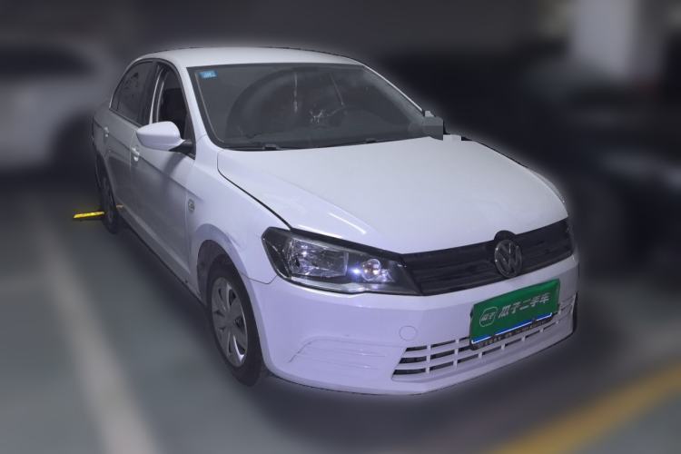 Used Volkswagen Jetta 2015 Zhuihui Edition 1.4L Manual Fashion Model Front Right 45 Deg