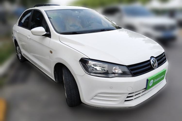 Used Volkswagen Jetta 2015 Value Edition 1.6L Automatic Fashion Version Front Right 45 Deg
