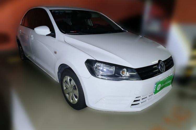 Used Volkswagen Jetta 2015 Value Edition 1.6L Automatic Fashion Version Front Right 45 Deg