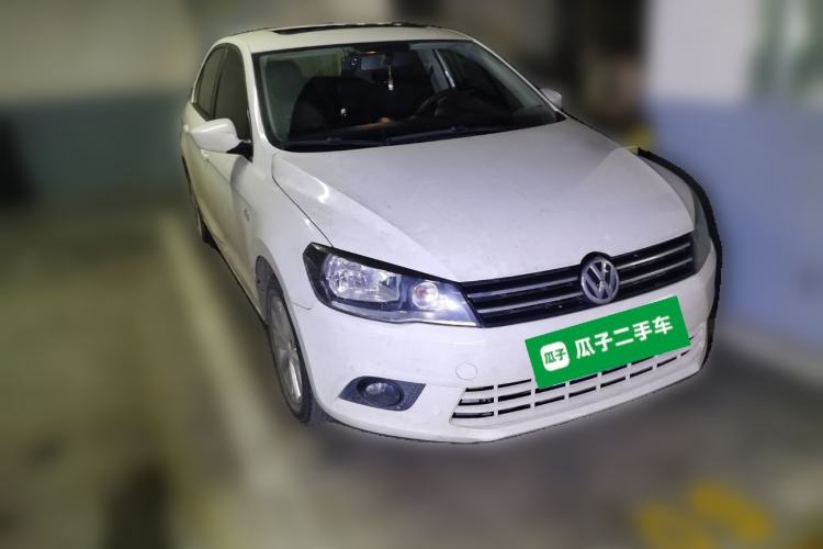 Used Volkswagen Jetta 2015 1.6L Manual Comfort Model Front Right 45 Deg