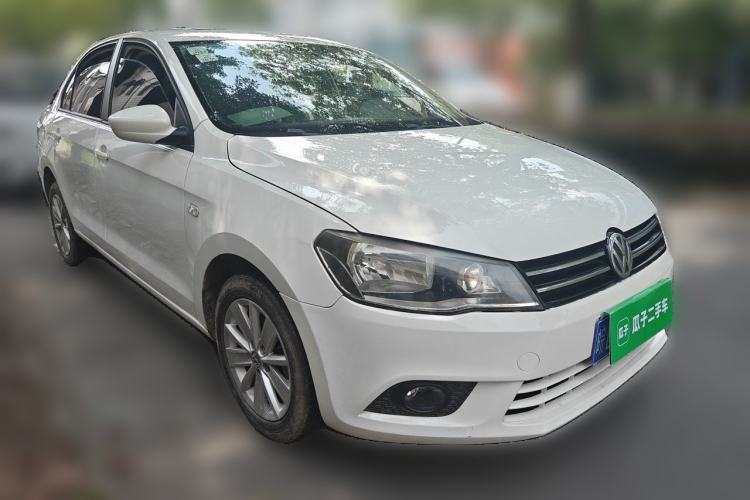 Used Volkswagen Jetta 2015 1.4L Manual Comfort Model Front Right 45 Deg