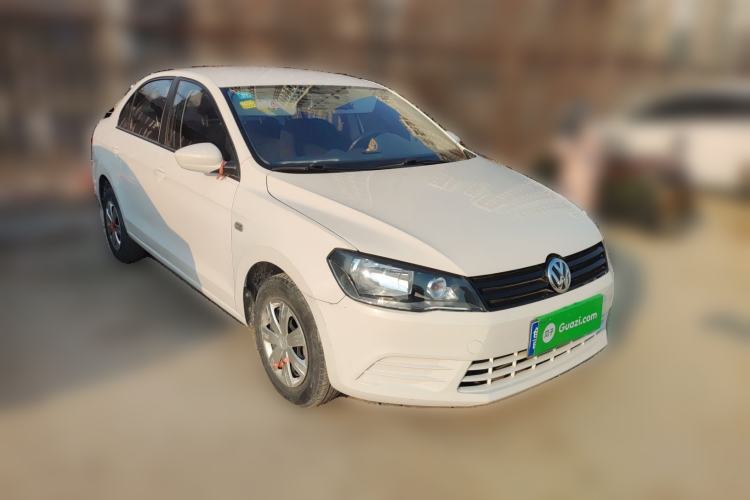 Used Volkswagen Jetta 2015 Value Edition 1.6L Manual Fashionable Style Front Right 45 Deg