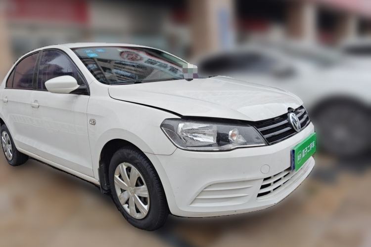 Used Volkswagen Jetta 2015 Value Edition 1.6L Manual Fashionable Style Front Right 45 Deg