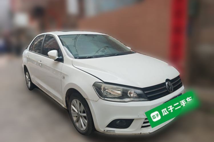 Used Volkswagen Jetta 2015 1.6L Manual Comfort Model Front Right 45 Deg