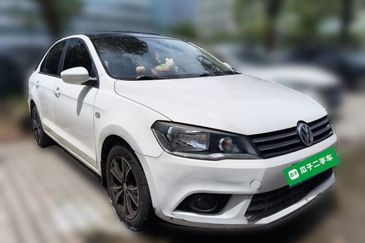 Used Volkswagen Jetta 2015 Value Edition 1.6L Automatic Comfort Version Front Right 45 Deg