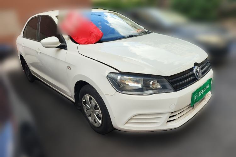 Used Volkswagen Jetta 2015 Value Edition 1.6L Manual Fashionable Style Front Right 45 Deg