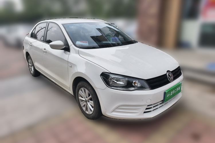 Used Volkswagen Jetta 2015 Value Edition 1.6L Automatic Fashion Version Front Right 45 Deg