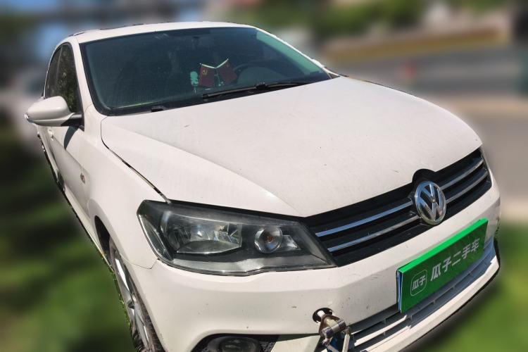 Used Volkswagen Jetta 2015 1.4L Manual Comfort Model Front Right 45 Deg