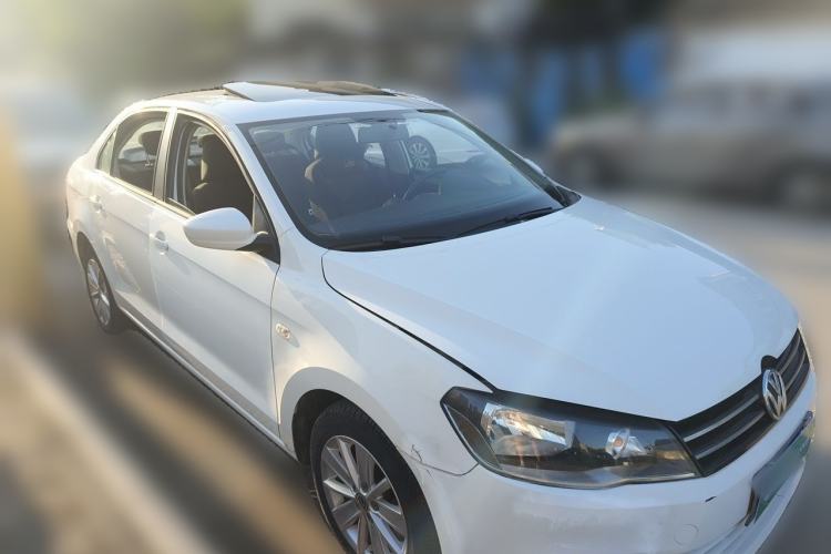 Used Volkswagen Jetta 2015 Value Edition 1.6L Automatic Comfort Version Front Right 45 Deg