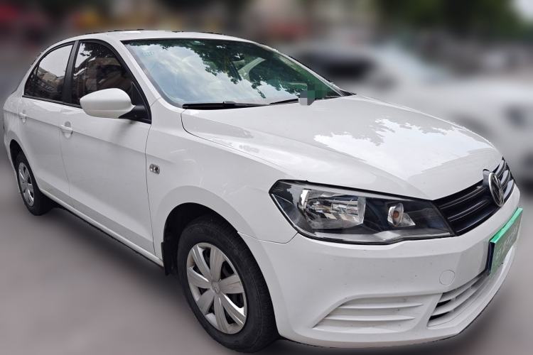 Used Volkswagen Jetta 2015 Value Edition 1.6L Manual Fashionable Style Front Right 45 Deg