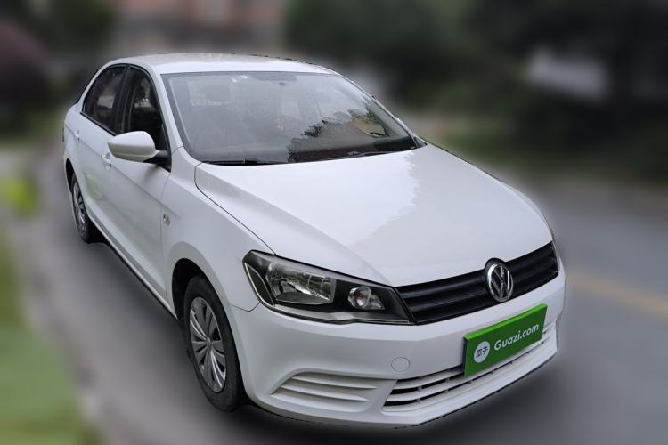 Used Volkswagen Jetta 2015 Value Edition 1.6L Manual Fashionable Style Front Right 45 Deg