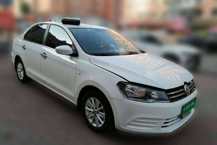 Used Volkswagen Jetta 2015 Zhuihui Edition 1.4L Manual Fashion Model Front Right 45 Deg