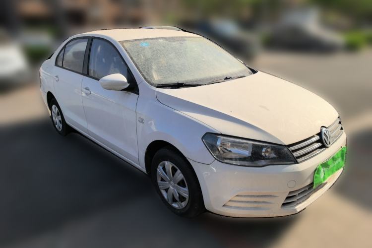 Used Volkswagen Jetta 2015 Value Edition 1.6L Manual Fashionable Style Front Right 45 Deg