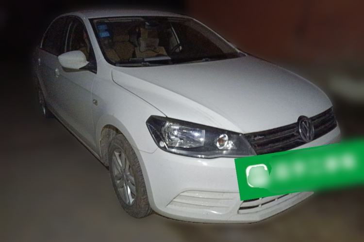 Used Volkswagen Jetta 2015 Value Edition 1.6L Manual Fashionable Style Front Right 45 Deg