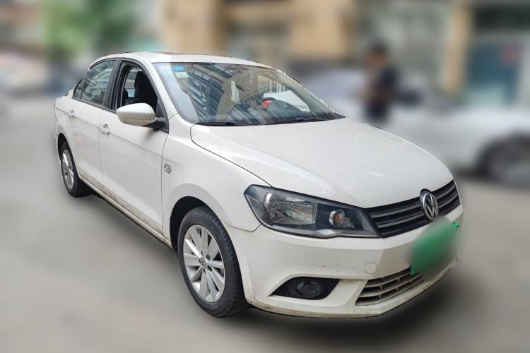 Used Volkswagen Jetta 2015 Value Edition 1.6L Automatic Comfort Version Front Right 45 Deg