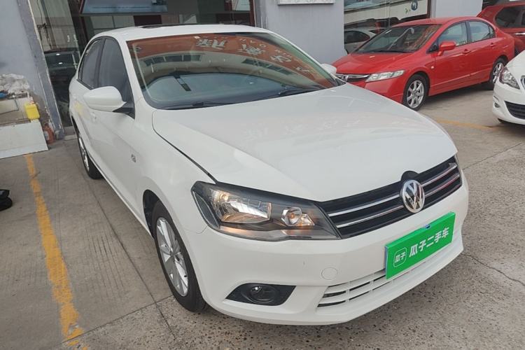 Used Volkswagen Jetta 2015 1.6L Automatic Comfort Model Front Right 45 Deg