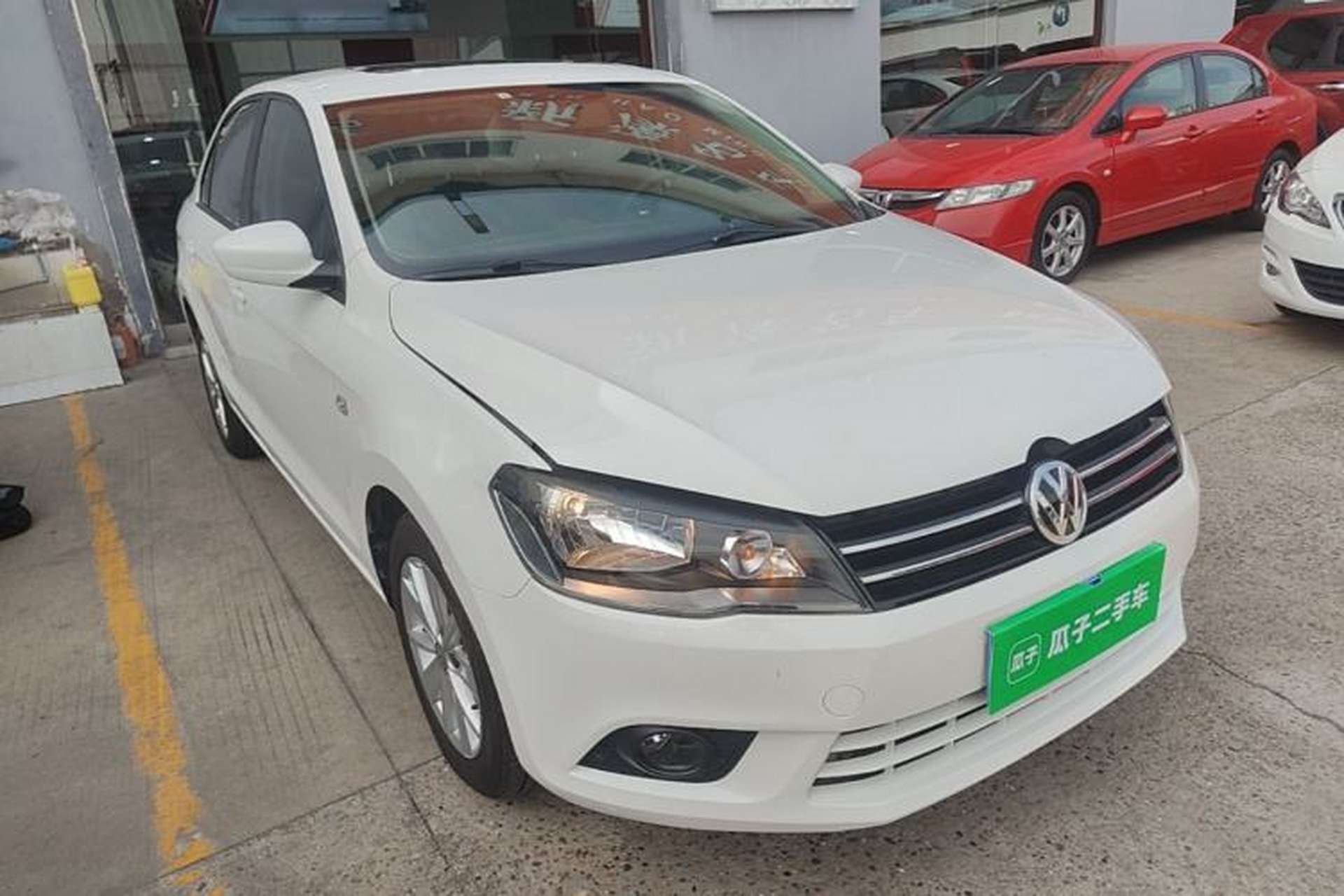 Used Volkswagen Jetta 2015 1.6L Automatic Comfort Model Front Right 45 Deg