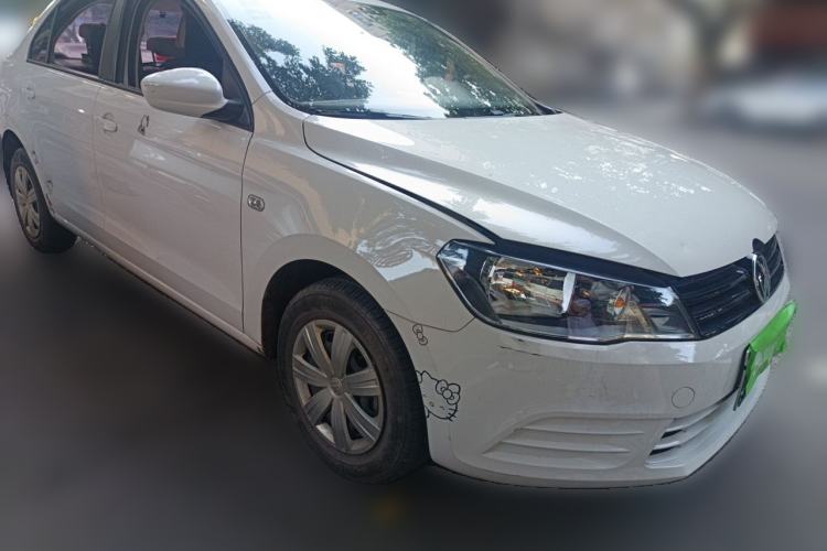 Used Volkswagen Jetta 2015 Value Edition 1.6L Manual Fashionable Style Front Right 45 Deg